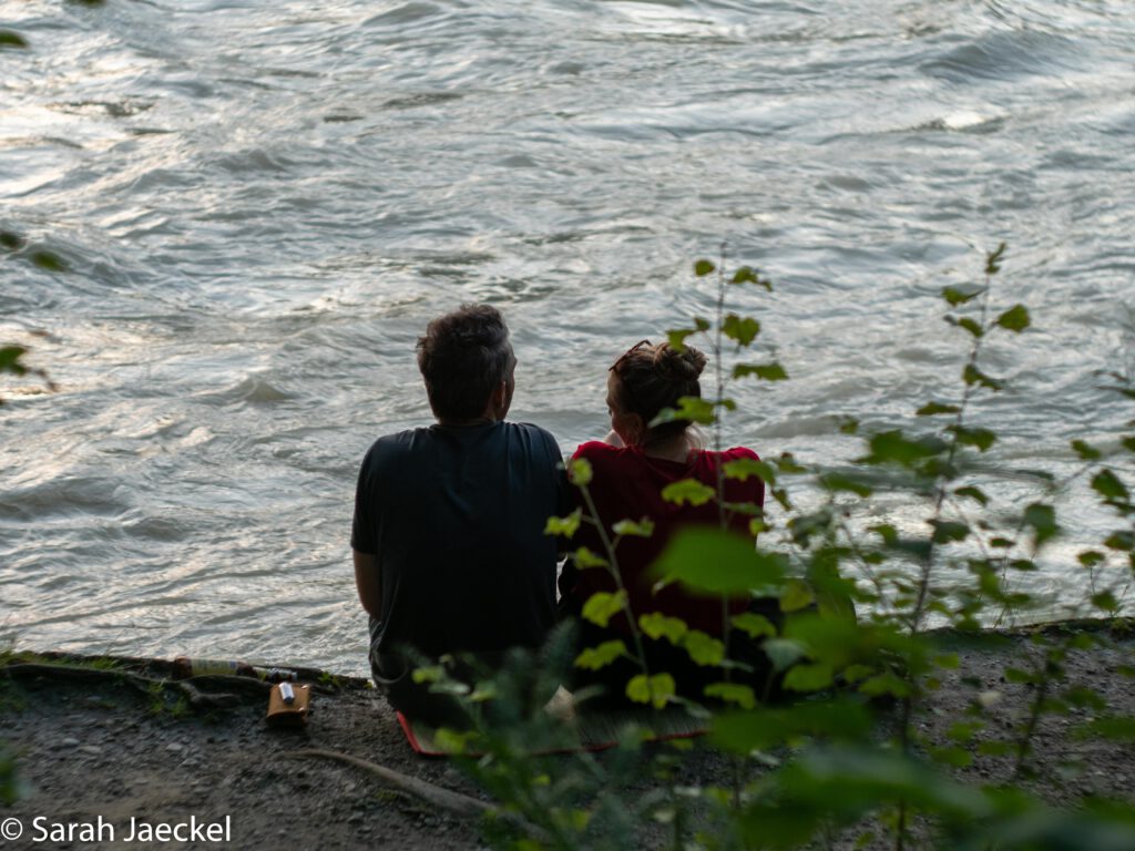 Munich flood couple at river